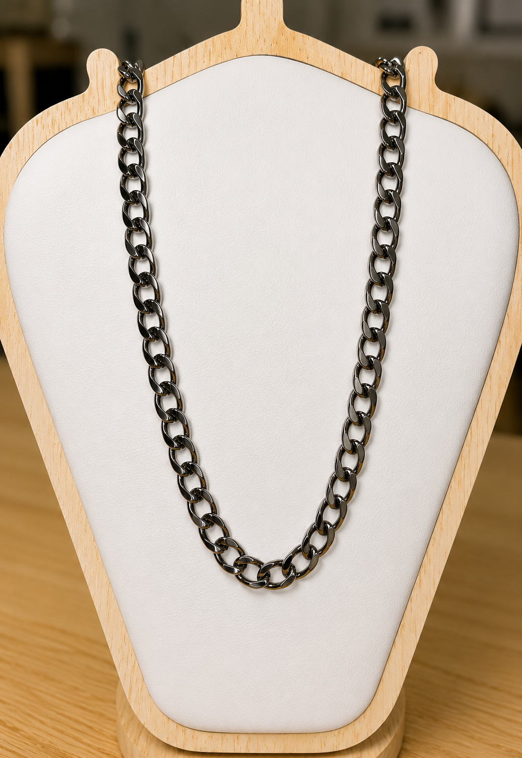 Collier Anthony